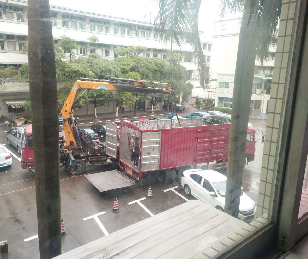 善安年前大批出貨，善安人永遠(yuǎn)奮戰(zhàn)一線。